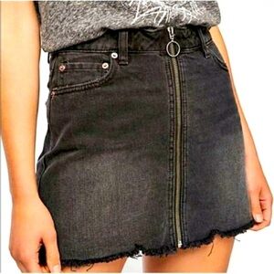 Free People We The Free Black Cut Off Denim Zip up Mini Skirt size 27